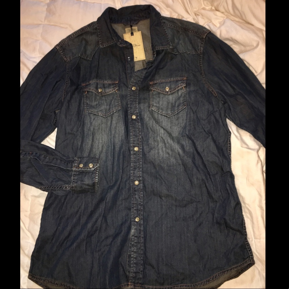 💚❤️ NWT TreVero Denim Pearl Snap New with Tags